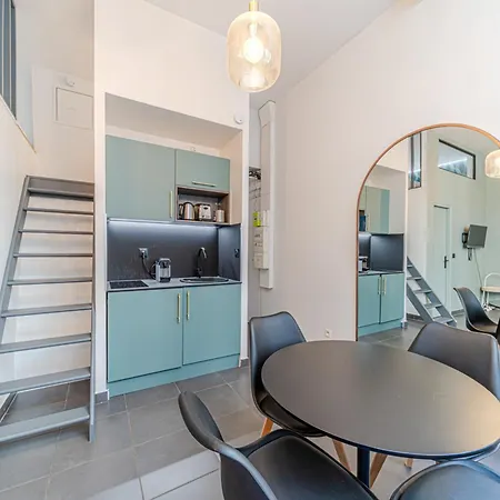 Charming Duplex In The Heart Of Ideal For 2 Travelers